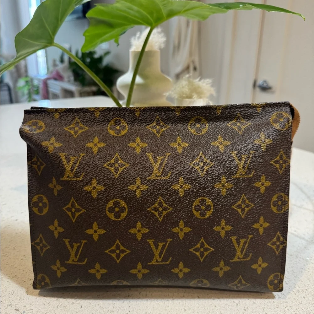 SOLD 🛑 Louis Vuitton LV Authentic Vintage Clutch/Pouch - Picture 10 of 10